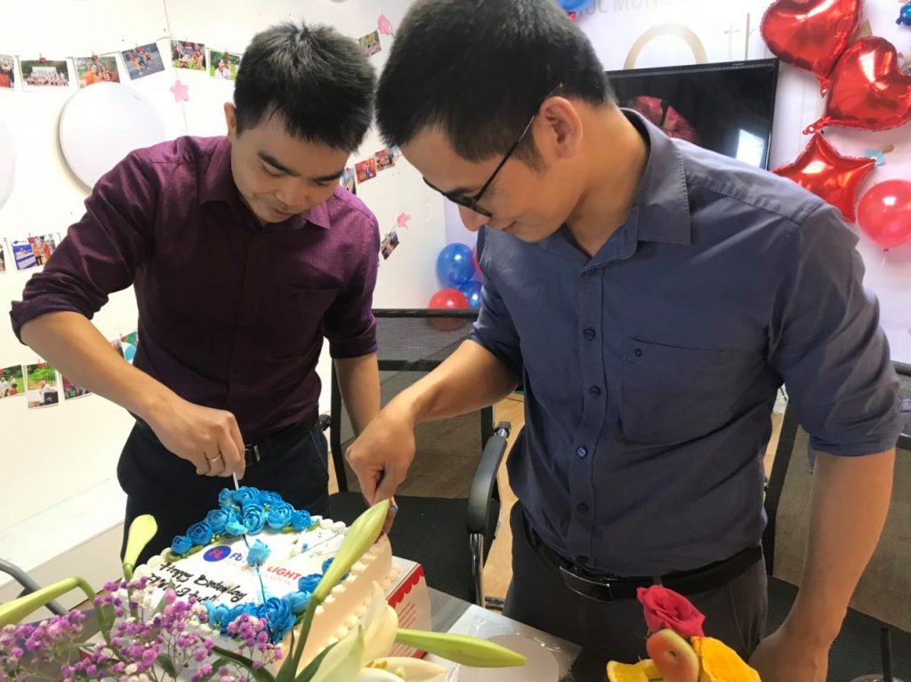 Hậu trường sinh nhật - chuyện bây giờ mới kể 15 Hậu trường sinh nhật - chuyện bây giờ mới kể 15