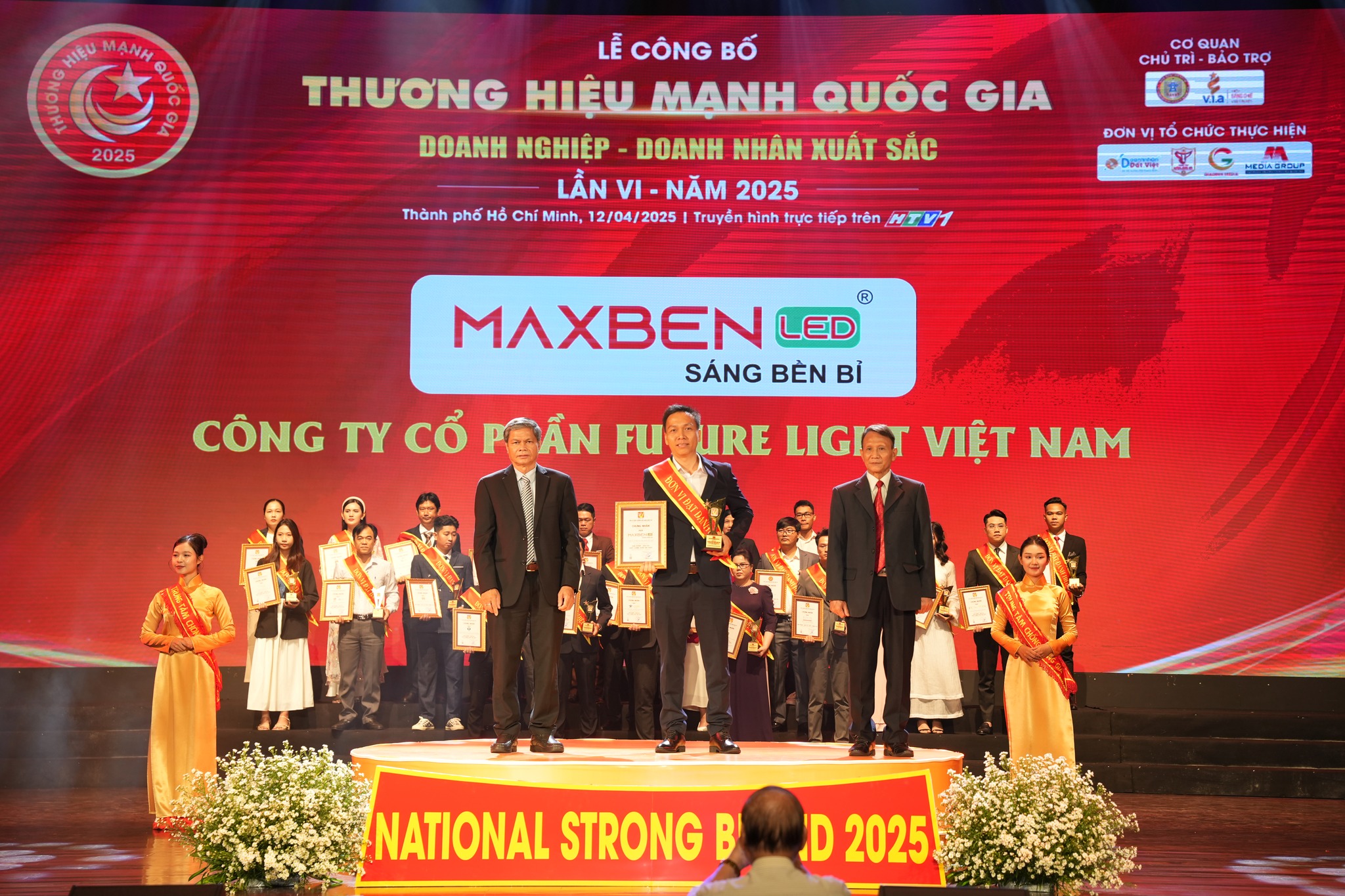 Maxben LED vinh dự nhận giải thưởng Thương hiệu Mạnh Quốc Gia 2025